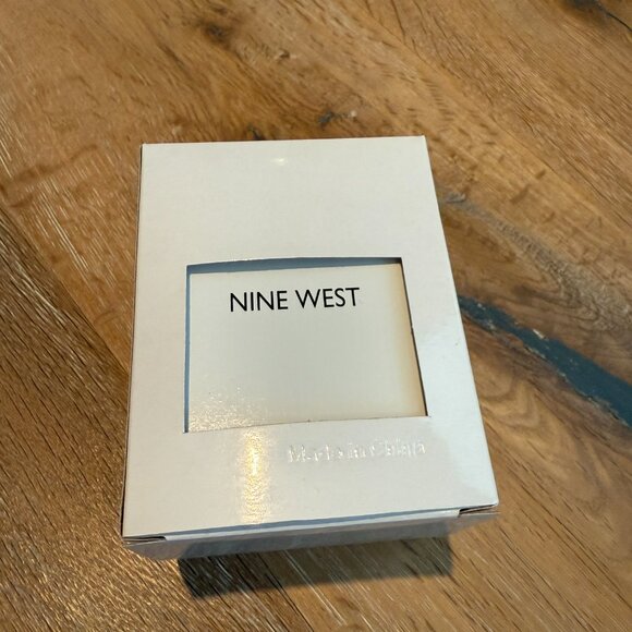 Nine West Women's Classic Silver & Black Watch NWT - Picture 5 of 13